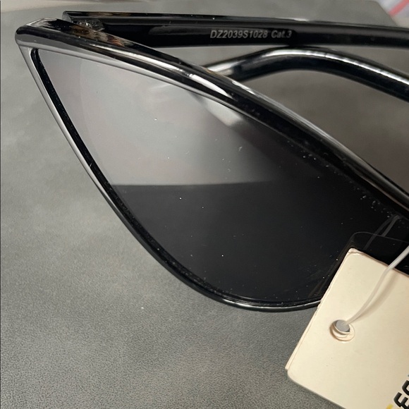 SeeVision Black Cat Eye Sunglasses - Picture 7 of 7